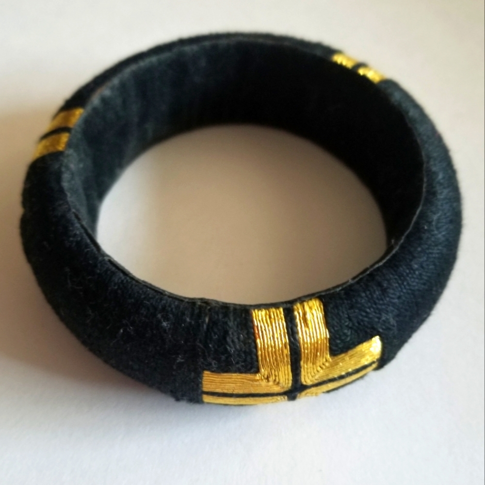 Vintage Silk Thread Bangle Bracelet Black Gold